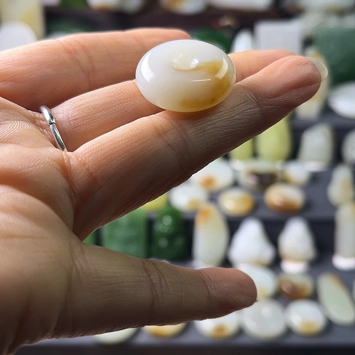 和田玉（糖玉）未镶嵌车挂