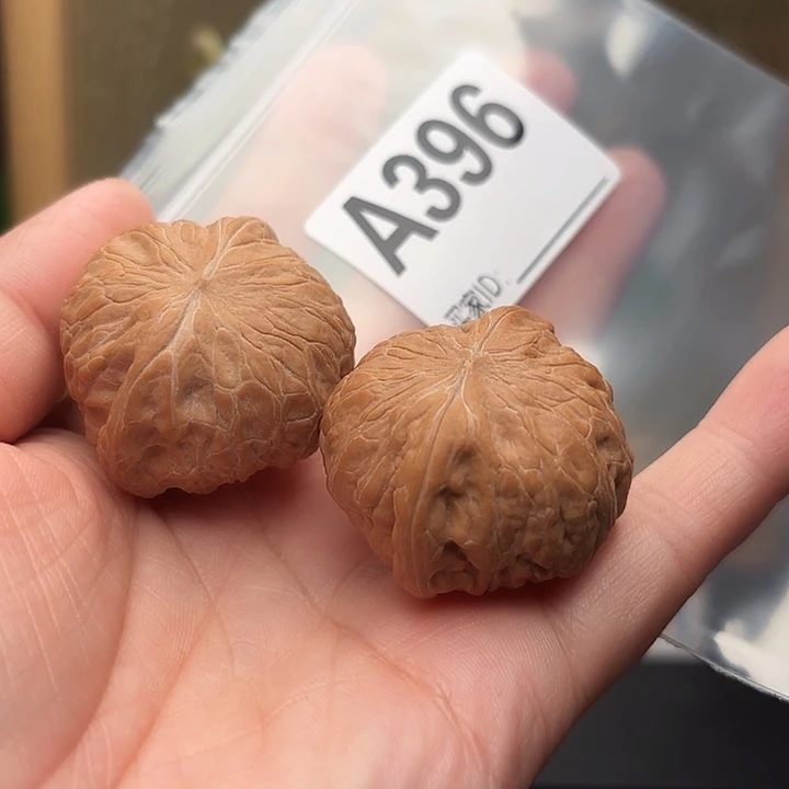 桃核把件核桃铁锤37