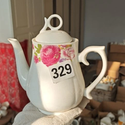 库存瓷片多孔茶壶