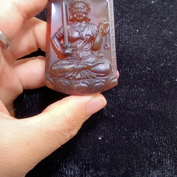 琥珀未镶嵌吊坠(不含链)天然缅甸琥珀不动明王菩萨吊坠