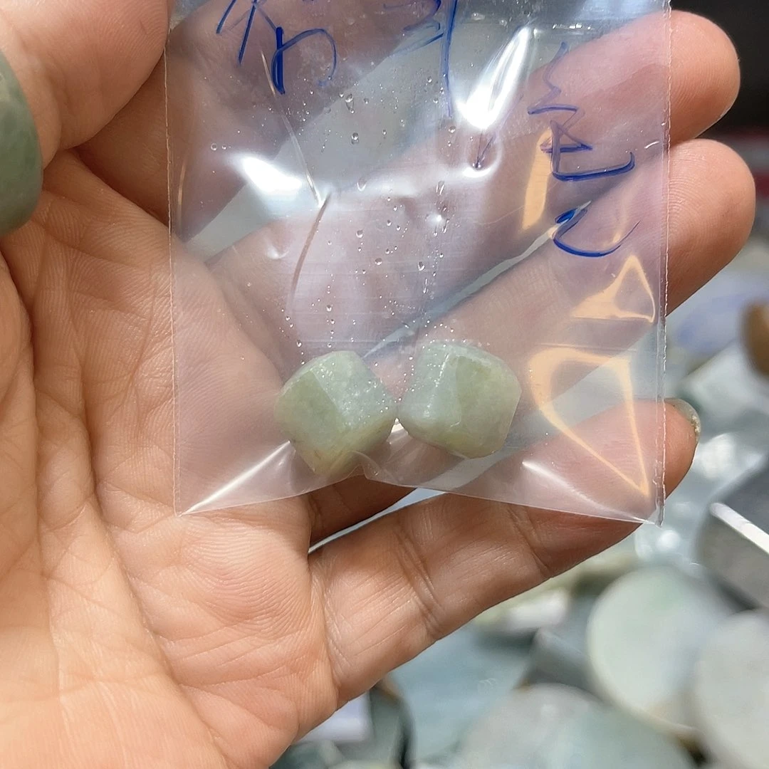 未镶嵌挂件翡翠智***肥珠子两个包工