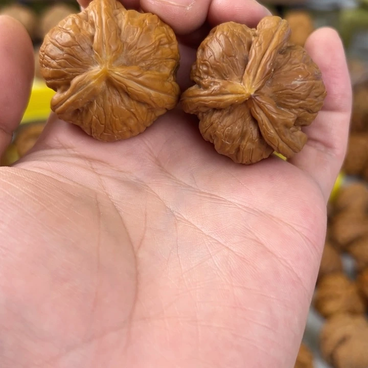 文玩核桃吊坠拼接元宝正奔 拼接拼接的