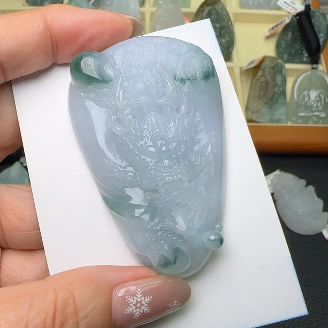 翡翠未镶嵌颈饰