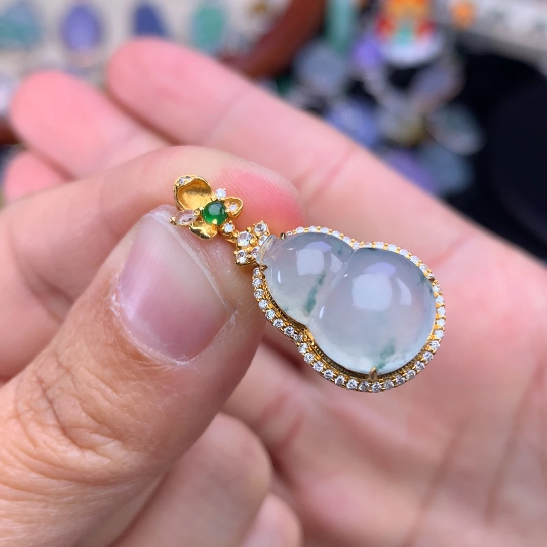 翡翠吊坠(不含链)18K金镶嵌