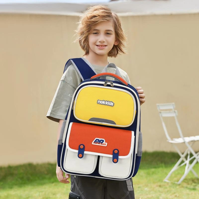 儿童书包男女童护脊减负小学生一到四年级双肩包轻便出行背包