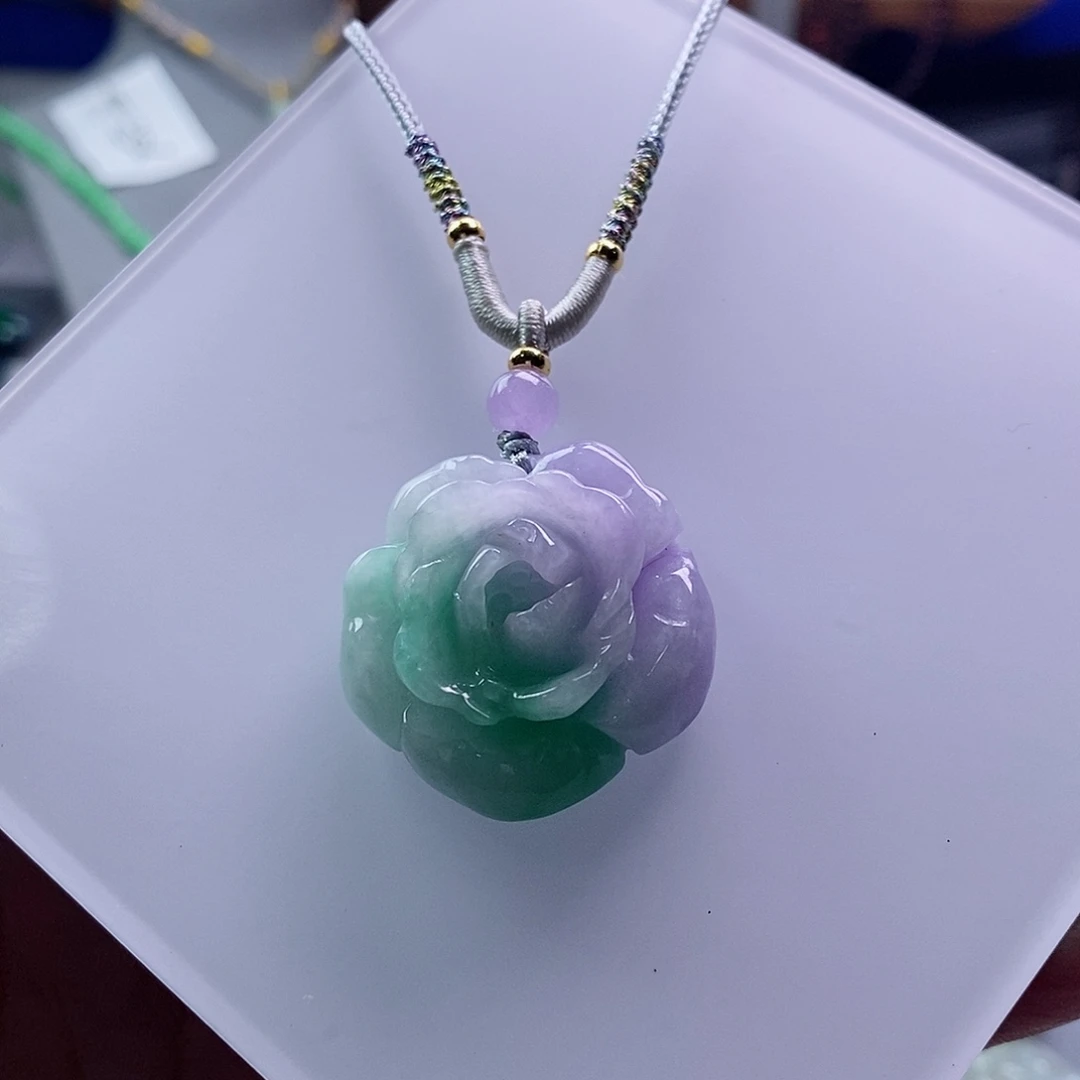 翡翠未镶嵌吊坠(赠链)