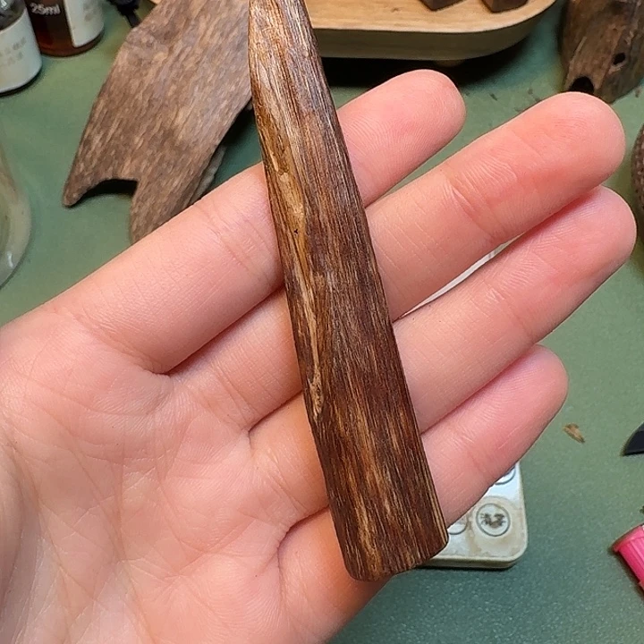 沉香沉香碎屑海南土埋树根老香3.7克