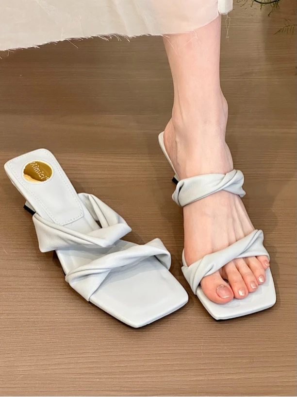 titing蓝色恋人！气质方头一字带猫跟凉拖女夏2025纽带细跟凉鞋