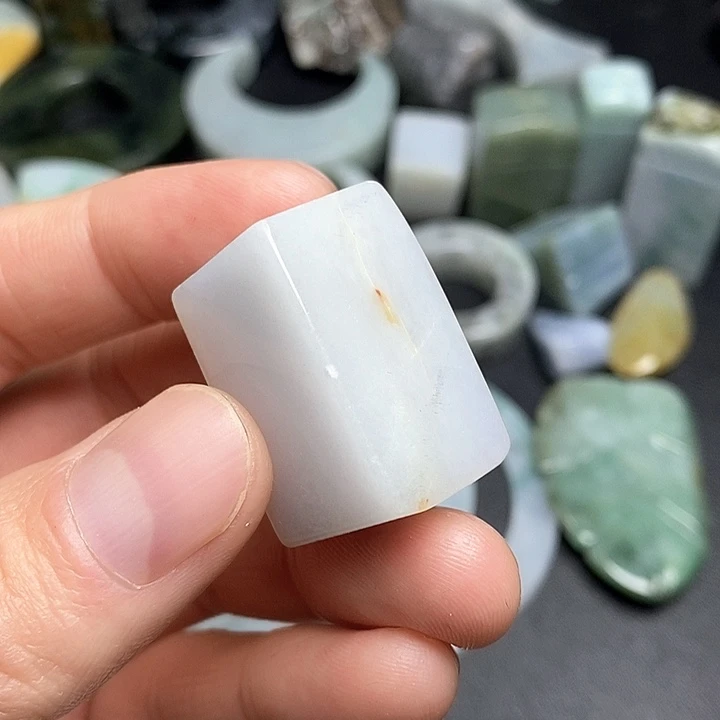 翡翠未镶嵌颈饰天然翡翠29