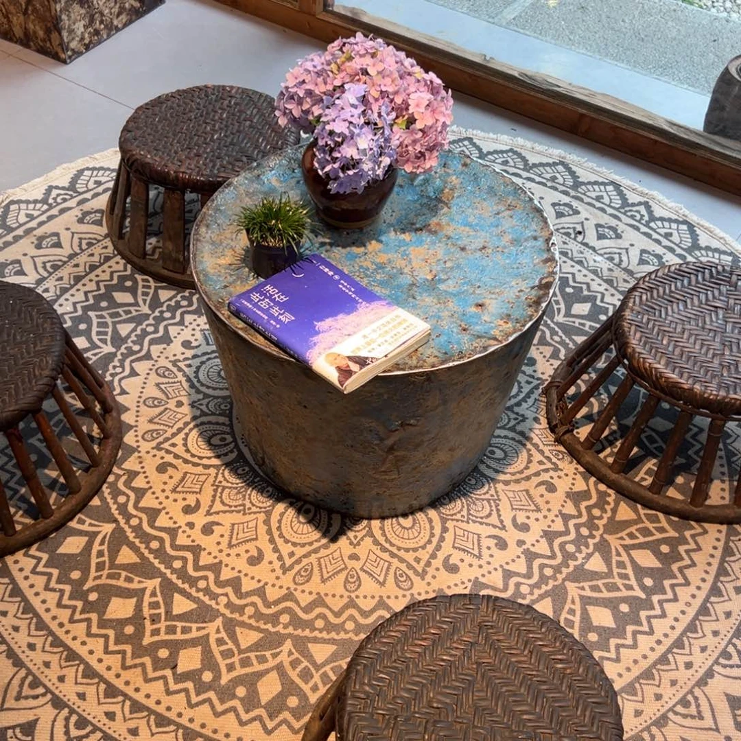 鲁***号老物件老铁皮桌子