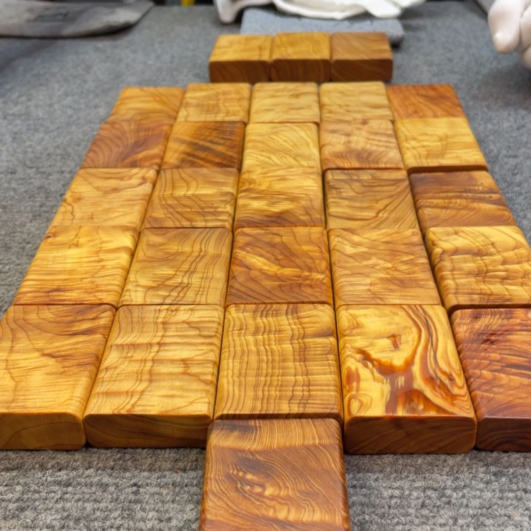 【闪购商品】柏木（崖柏）微**。神品，平安无事，特殊山水纹，闪电龙胆