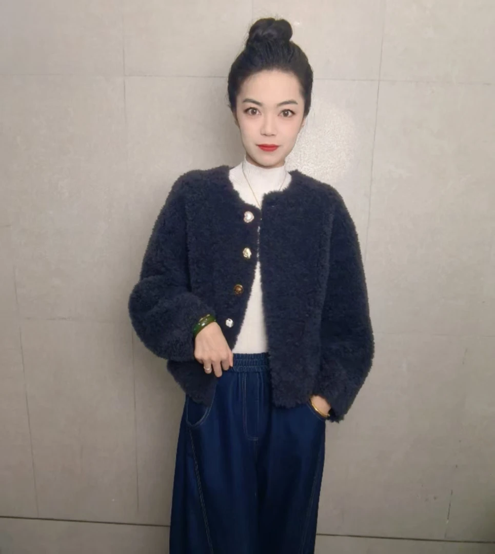 微微时尚潮牌新款澳洲进口100%绵羊毛圆领小香风短款小外套8506