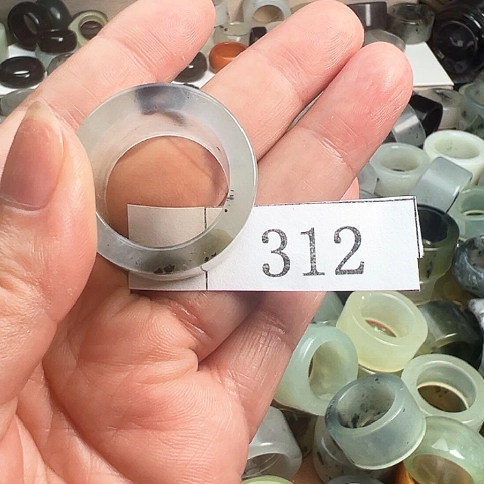 【闪购商品】未镶嵌蛇纹石玉戒指Z*%
