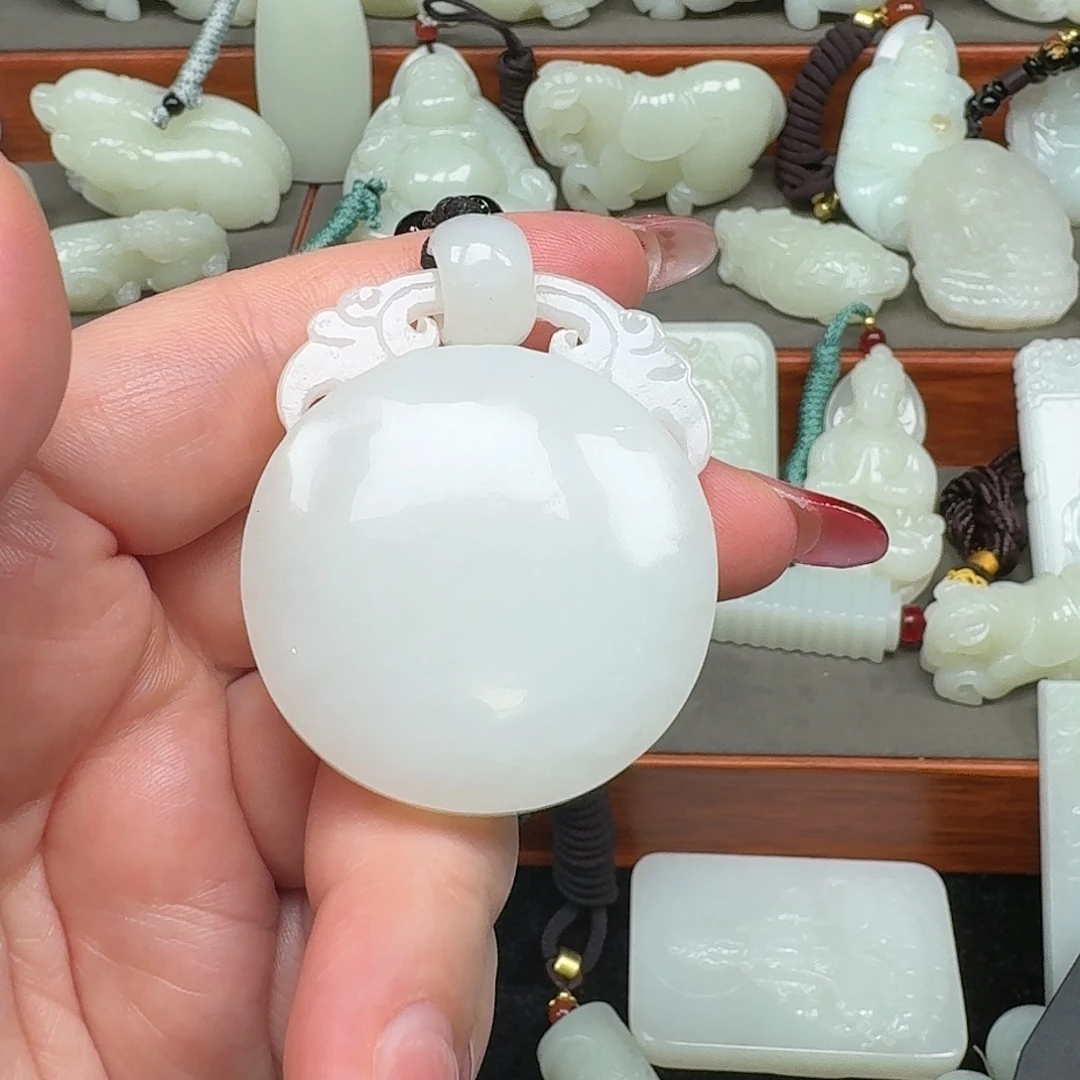 豪***哥和田玉未镶嵌挂件