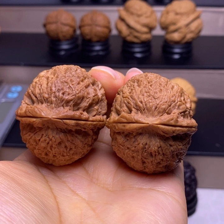 文玩核桃把件罗汉头77