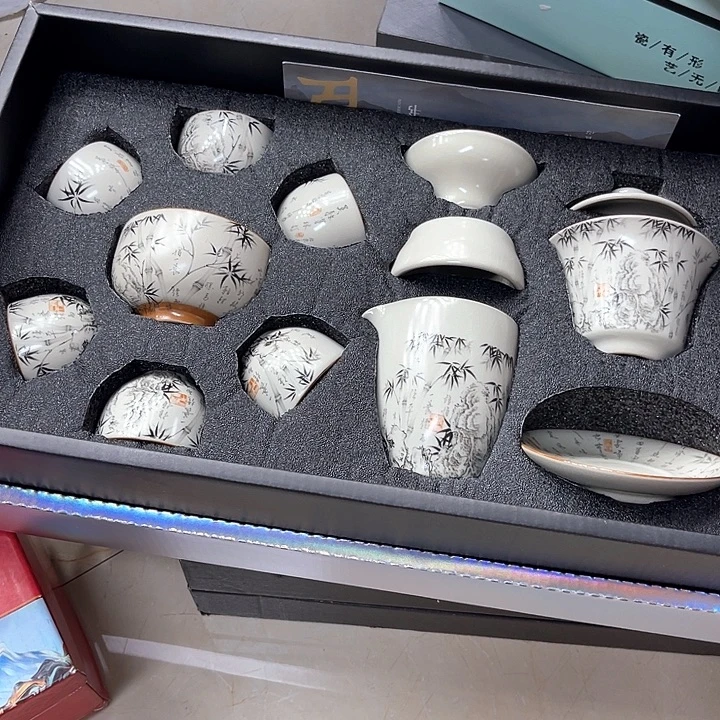 孤品茶具套装等。