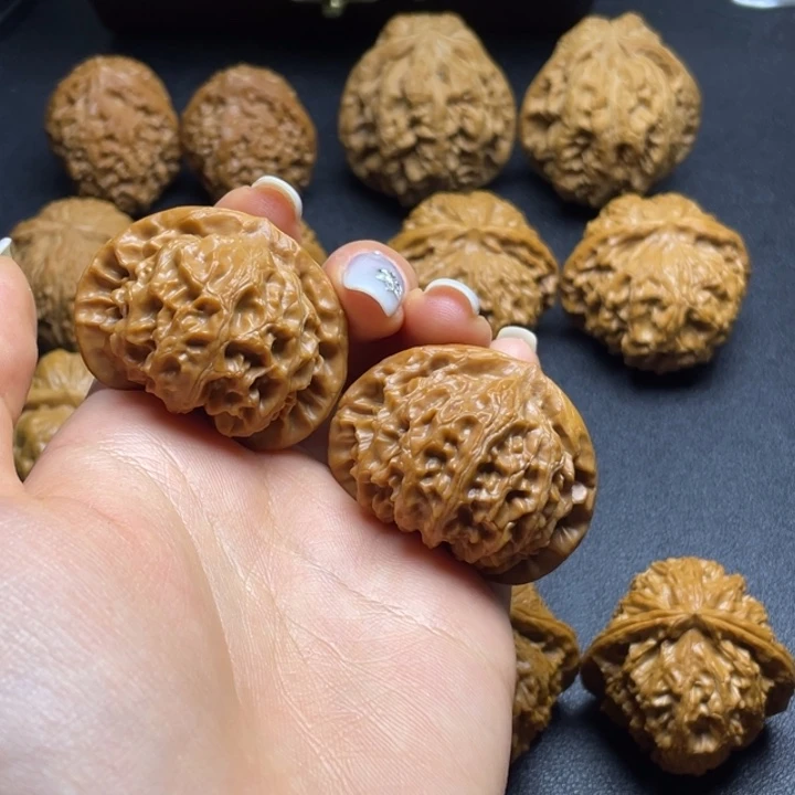 文玩核桃吊坠43宫灯