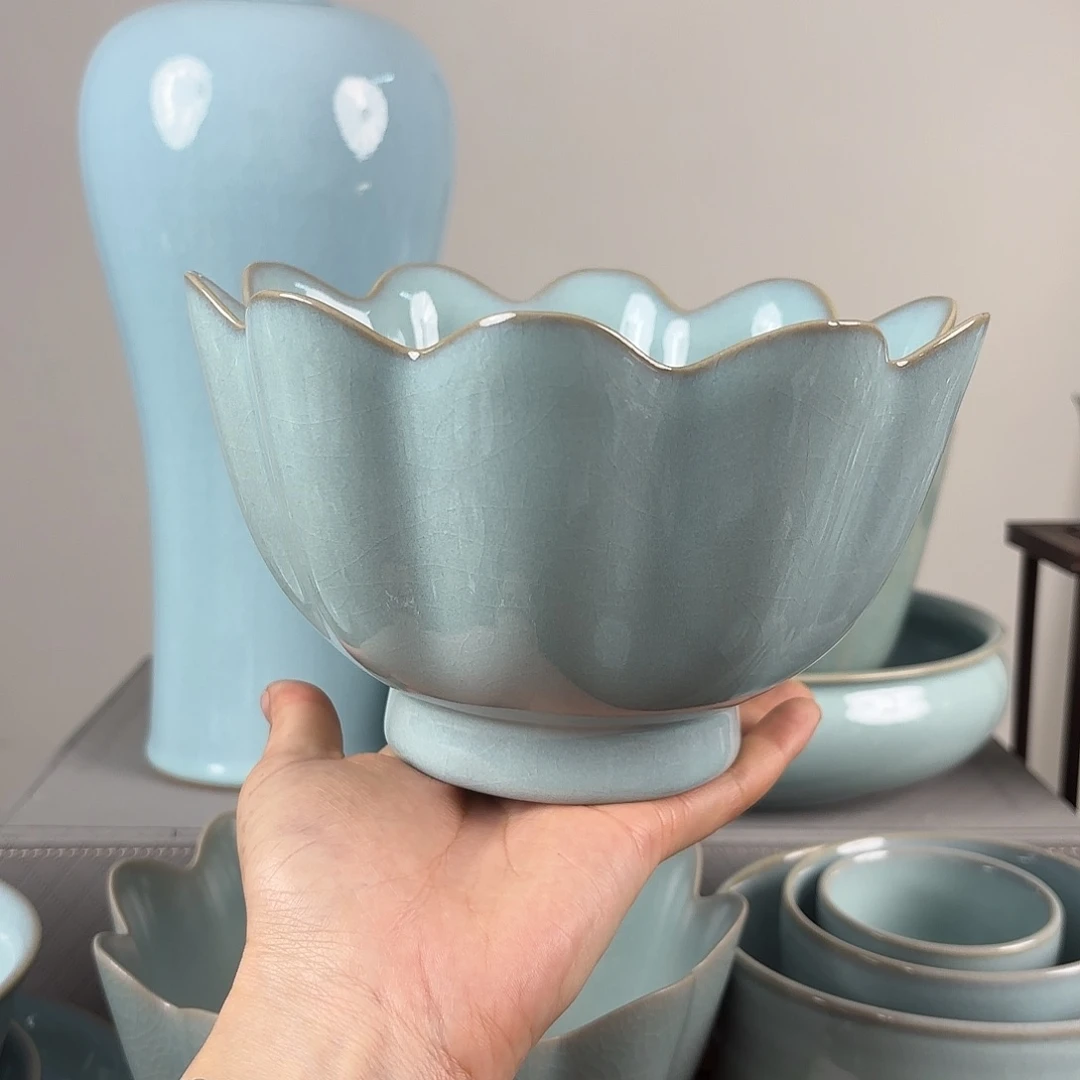 摆件天青釉大号莲花碗微瑕