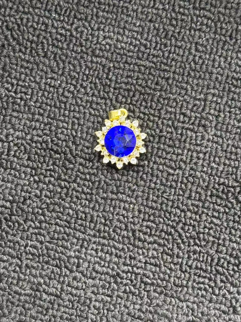 1095    精美吊坠