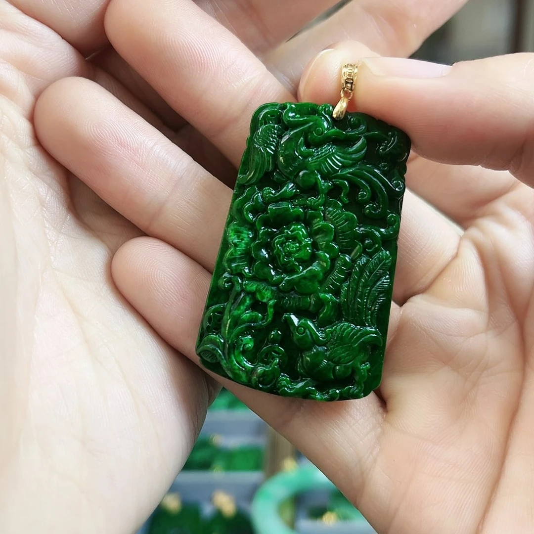 翡翠颈饰18K金镶嵌吊坠