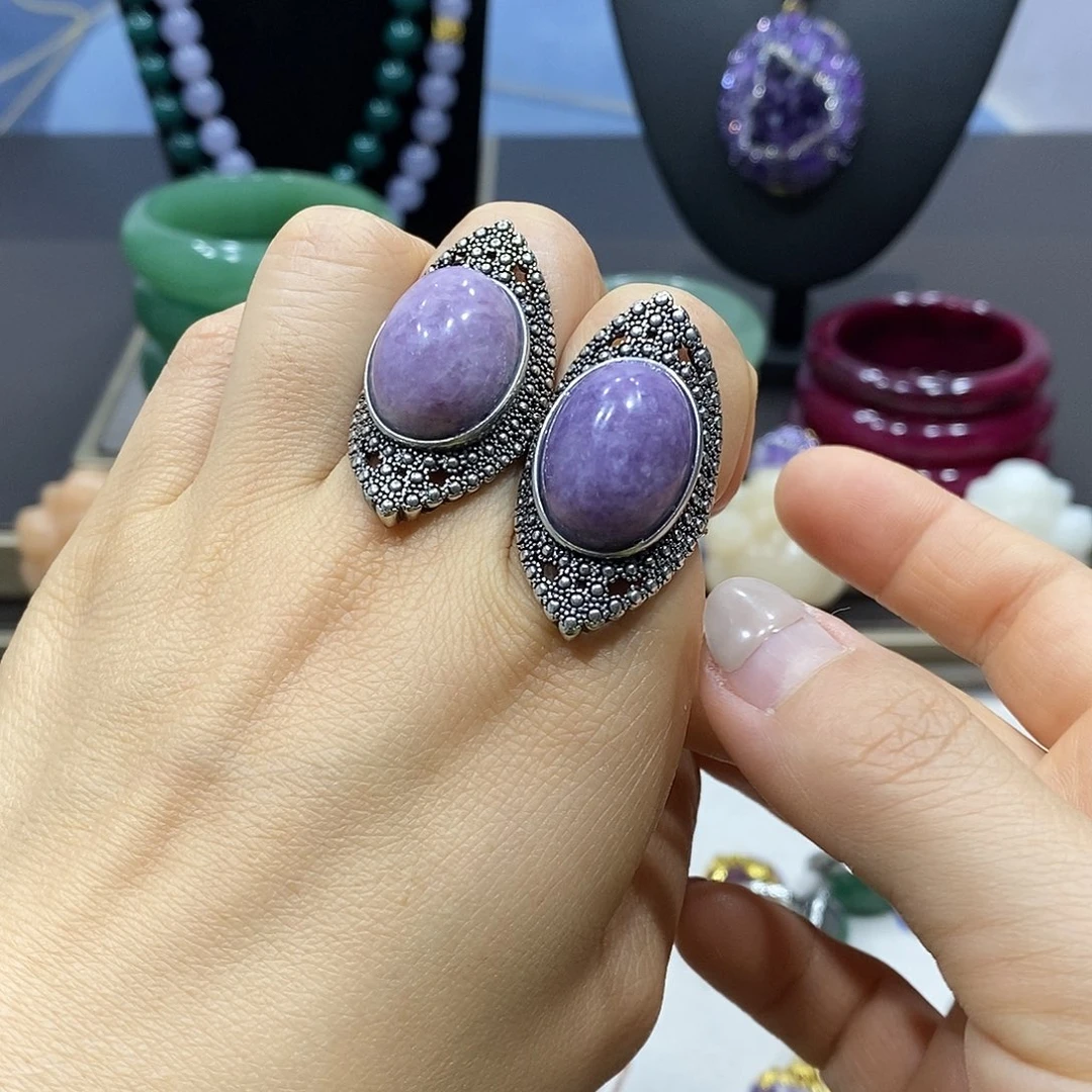 石英岩玉未镶嵌颈饰