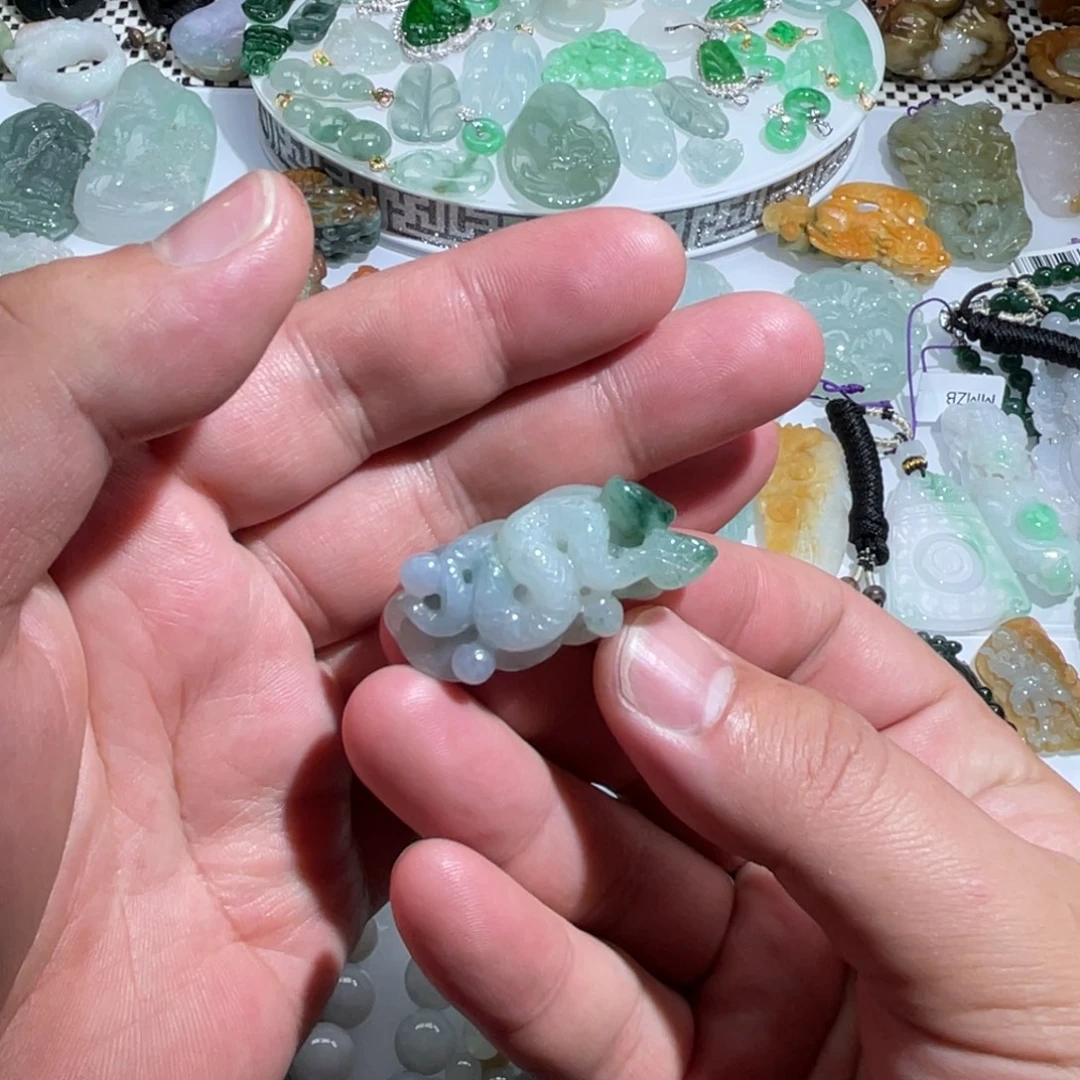 翡翠未镶嵌颈饰天然