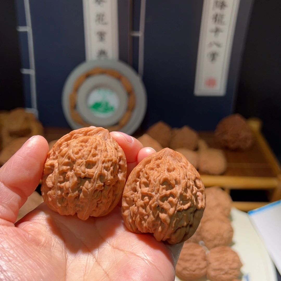 秦***狼把件文玩核桃过江龙