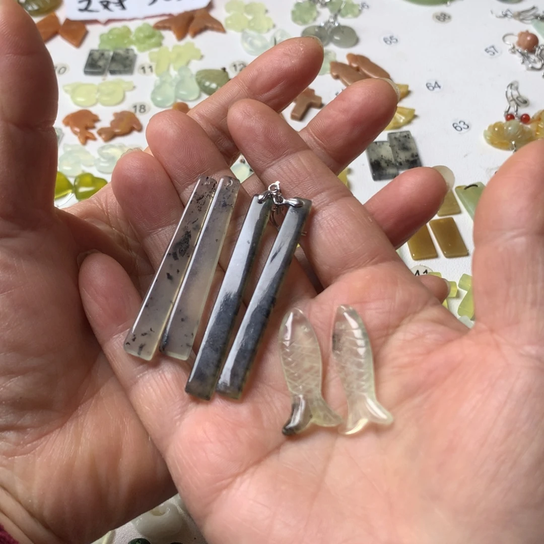 毛***毛蛇纹石玉未镶嵌耳坠