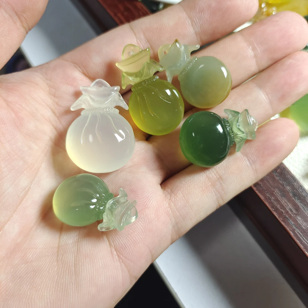 天然岫玉  手工雕刻  立体钱袋  福袋  39一个