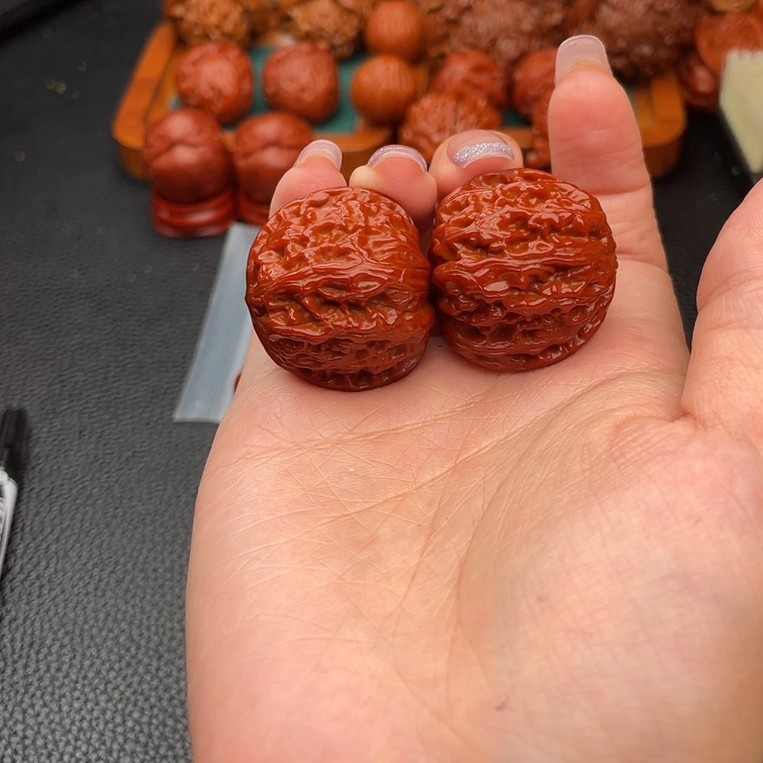 文玩核桃把件白狮子