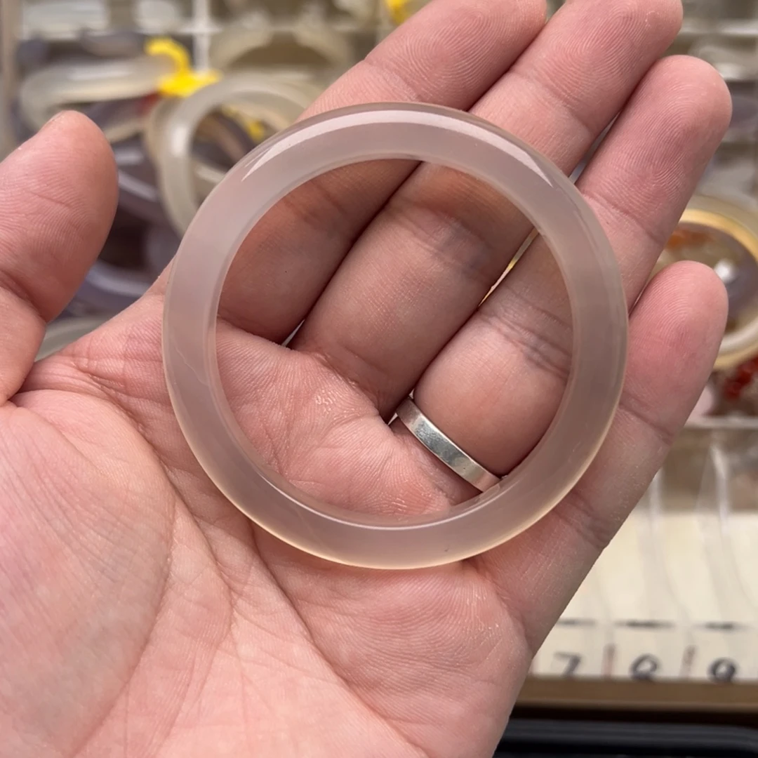 玛瑙/玉髓未镶嵌手镯53.9圈口出单号运费10不退