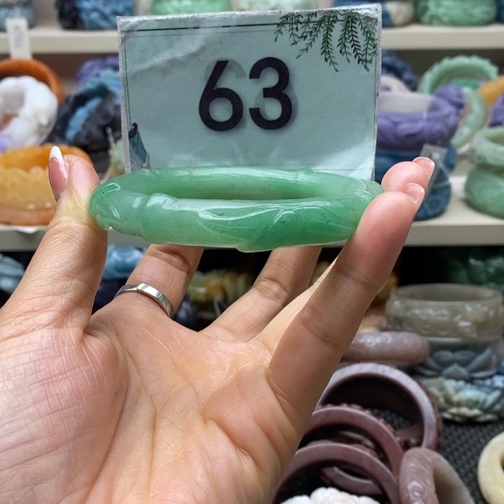 未镶嵌手镯石英岩玉