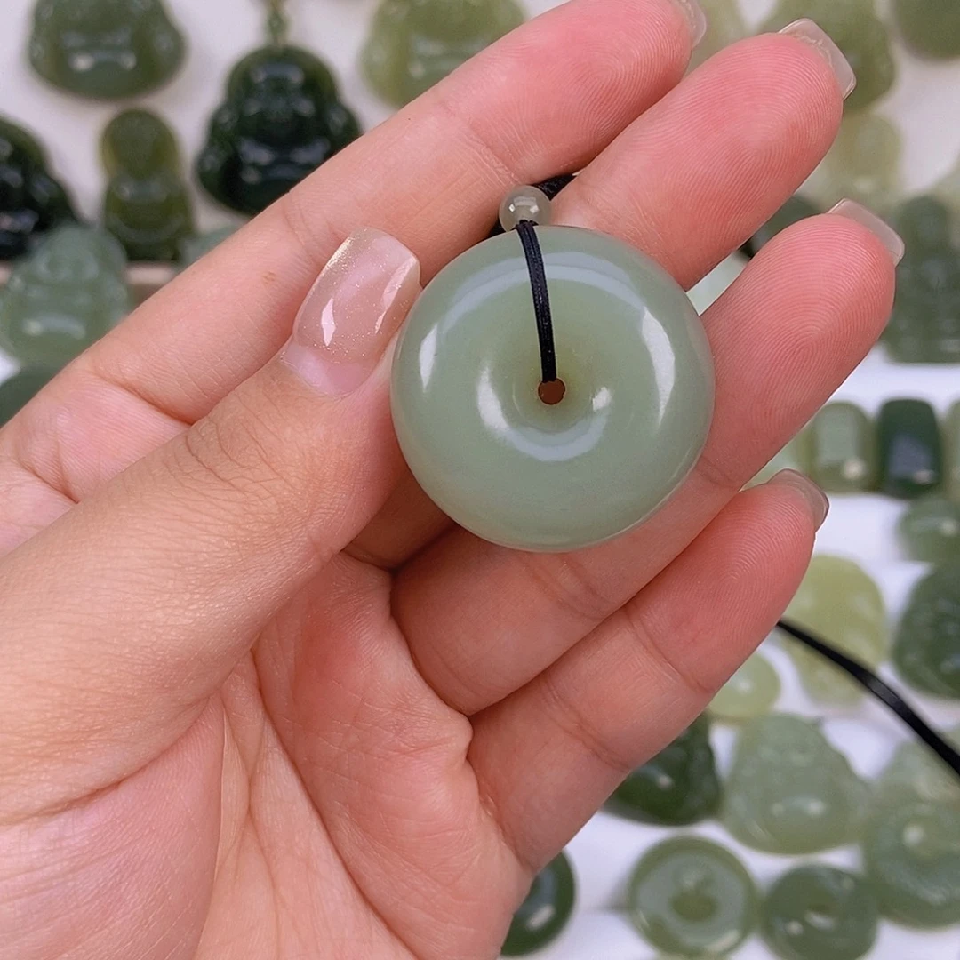 金***1和田玉未镶嵌颈饰