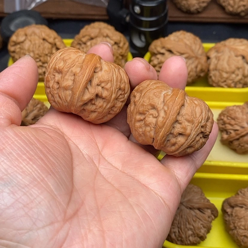 【闪购商品】桃核把件元宝狮子头精修