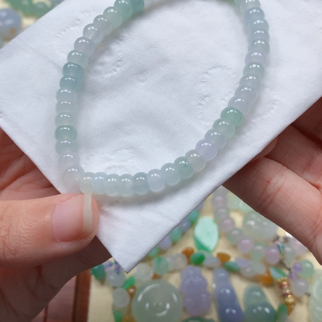 翡翠未镶嵌颈饰是