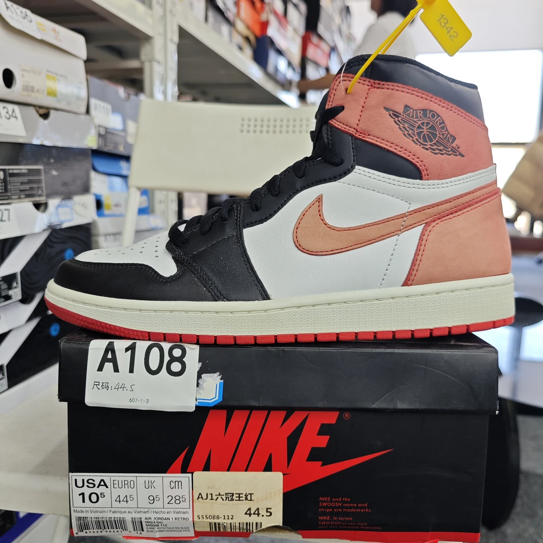 nike aj1六冠王红高帮 全新原盒 44.5码 12.6 sun A108