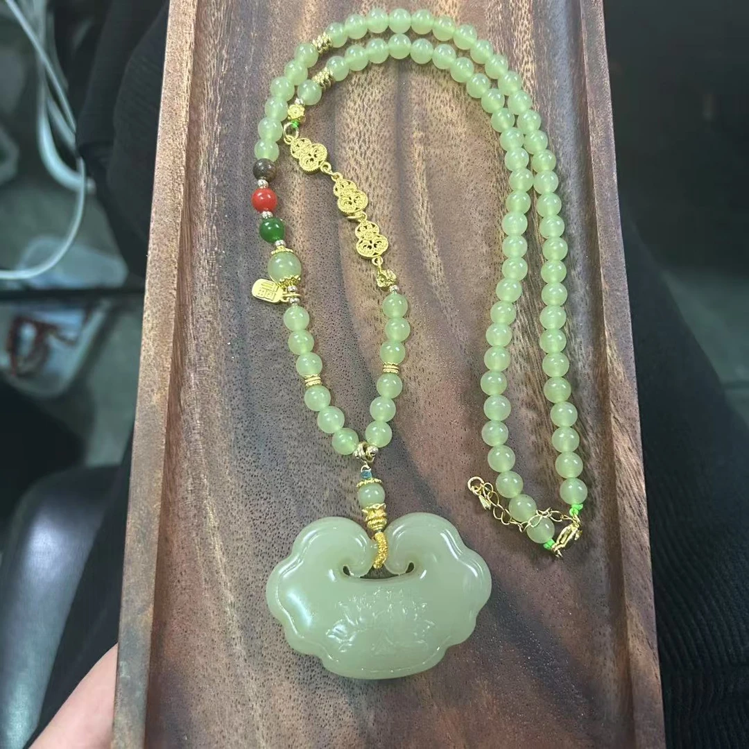 精品雕刻莲花如意锁项链多样性发其一石英质玉