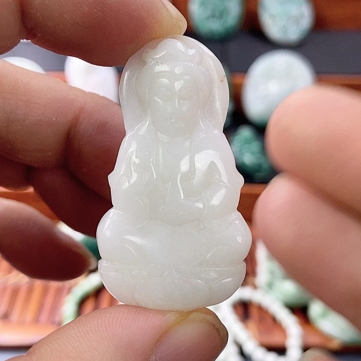 独山玉颈饰未镶嵌