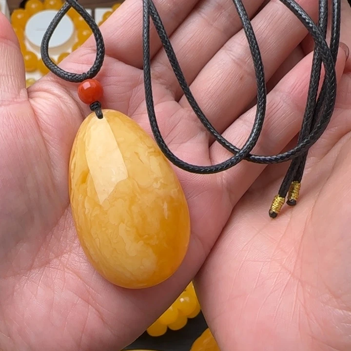 琥珀未镶嵌手链焦皮粉橘吊坠