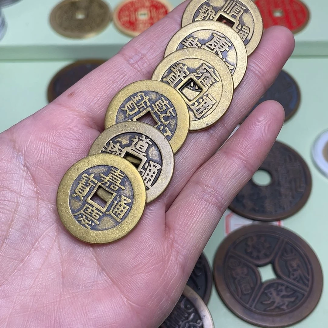 铜幸****及一物一拍，现场下单