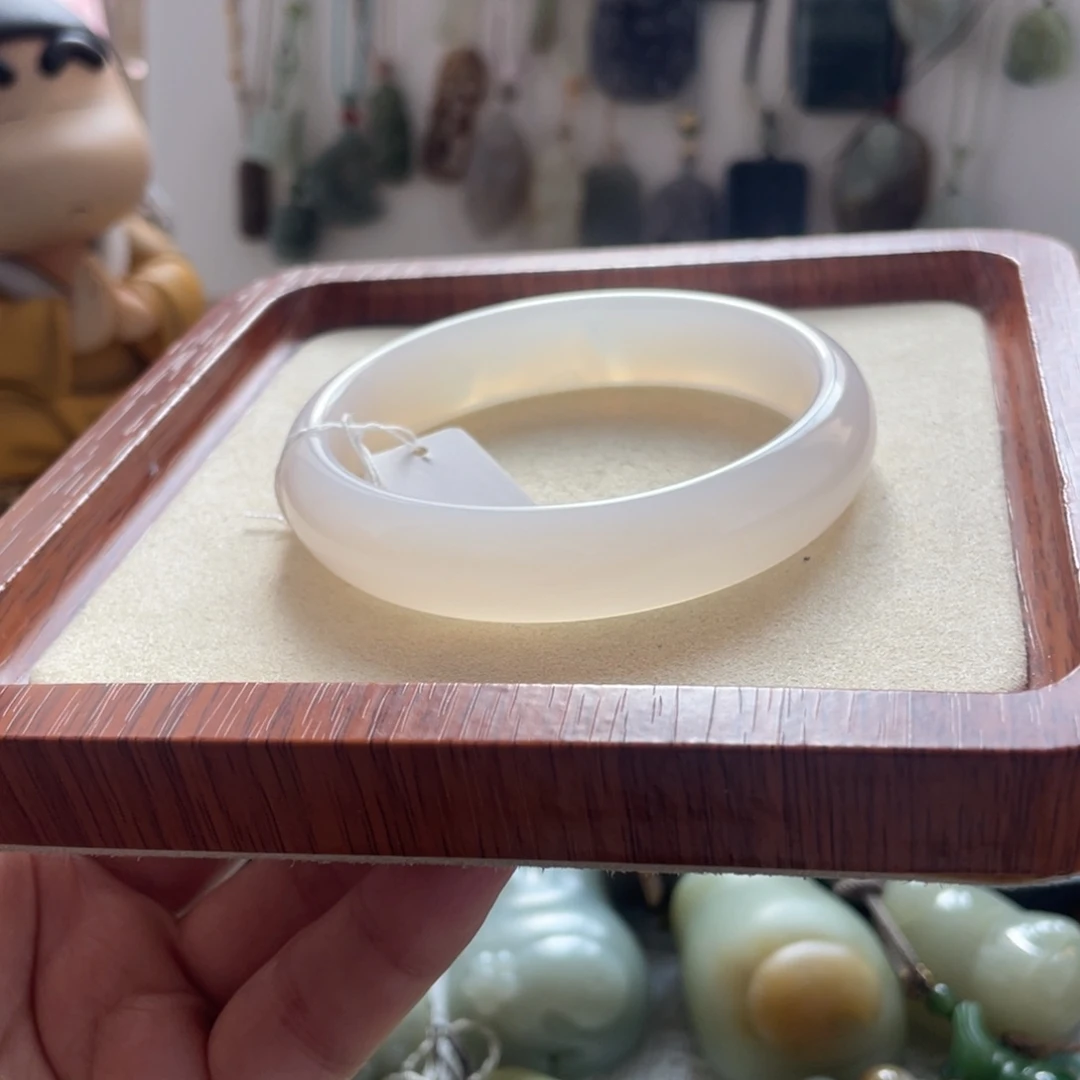 玛瑙/玉髓合金手镯62.5圈口白