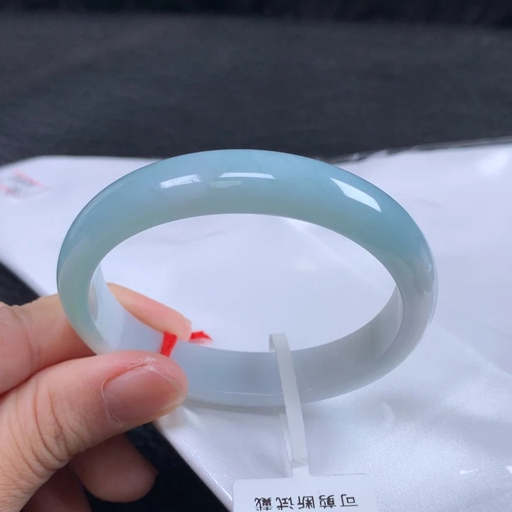 翡翠未镶嵌手镯（贵妃镯）