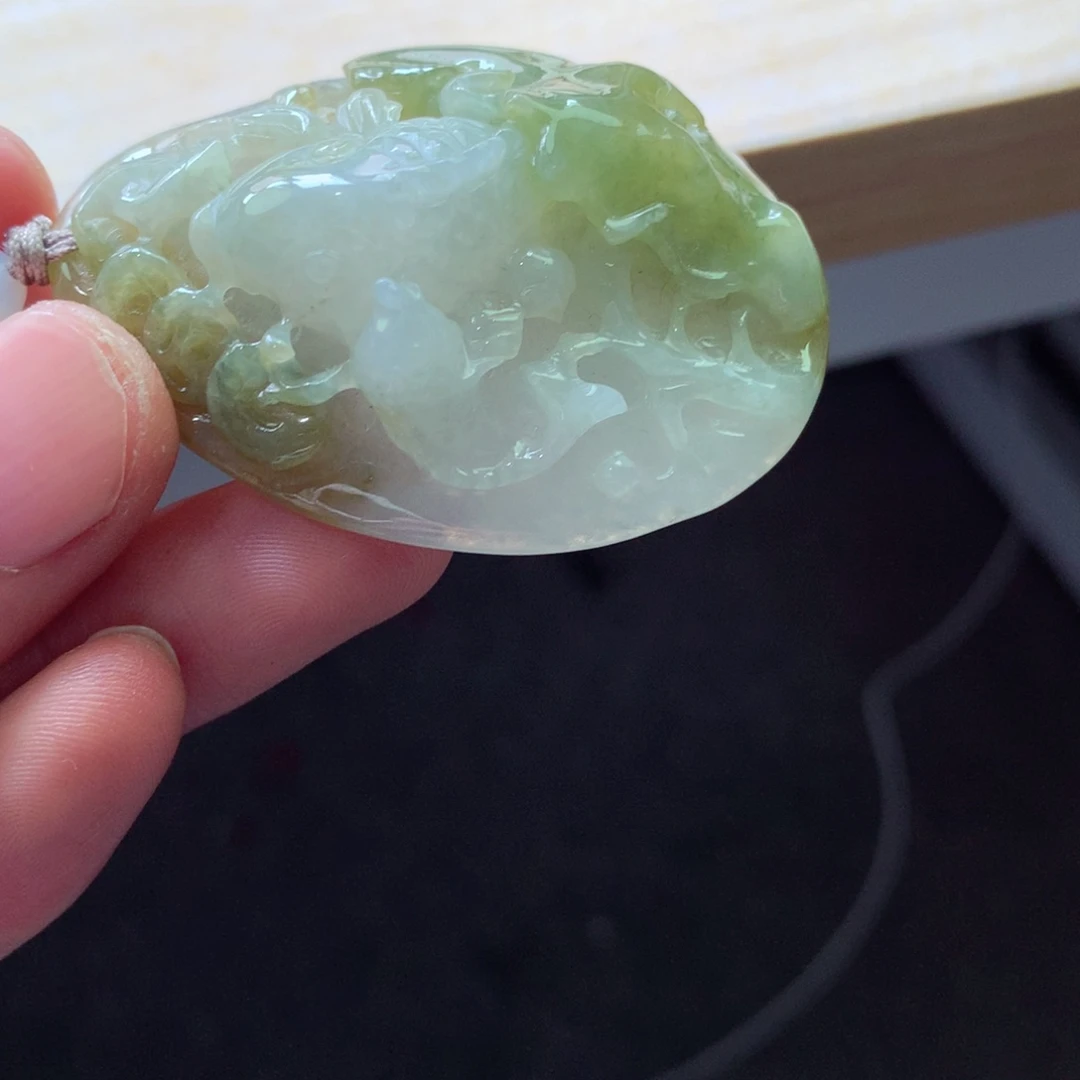 翡翠颈饰未镶嵌吊坠