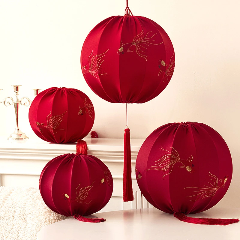大红刺绣布艺灯笼锦鲤金鱼春节元宵结婚乔迁中式挂饰阳台室内布置