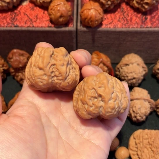 文玩核桃吊坠蛤蟆头