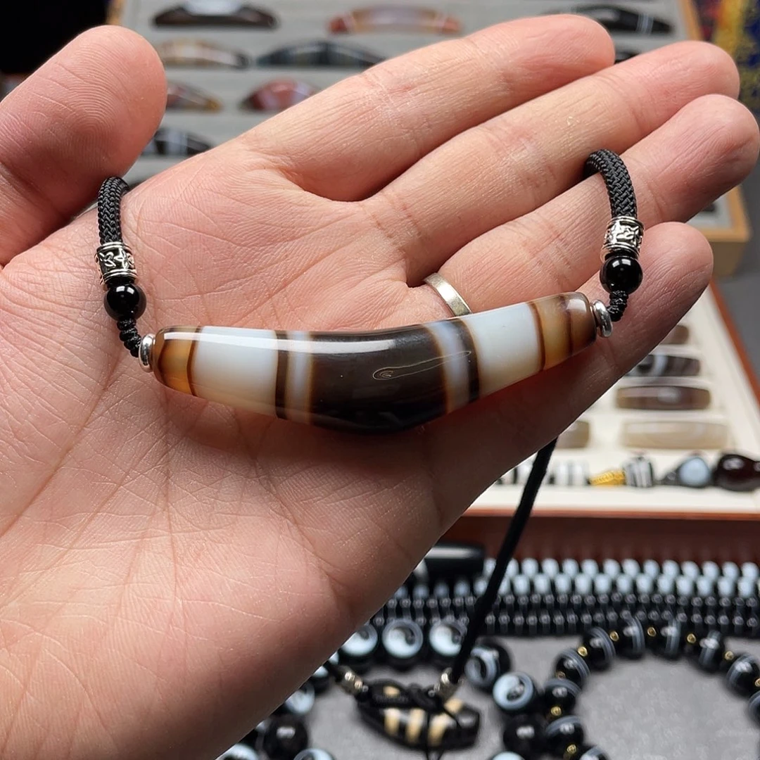 玛瑙/玉髓锁骨未镶嵌亦**淡