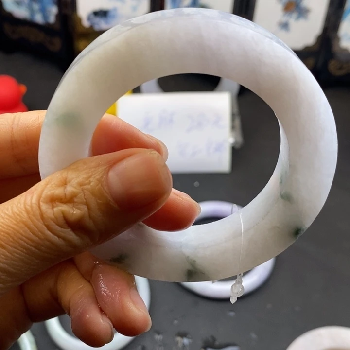 小****定制翡翠未镶嵌翡翠手镯