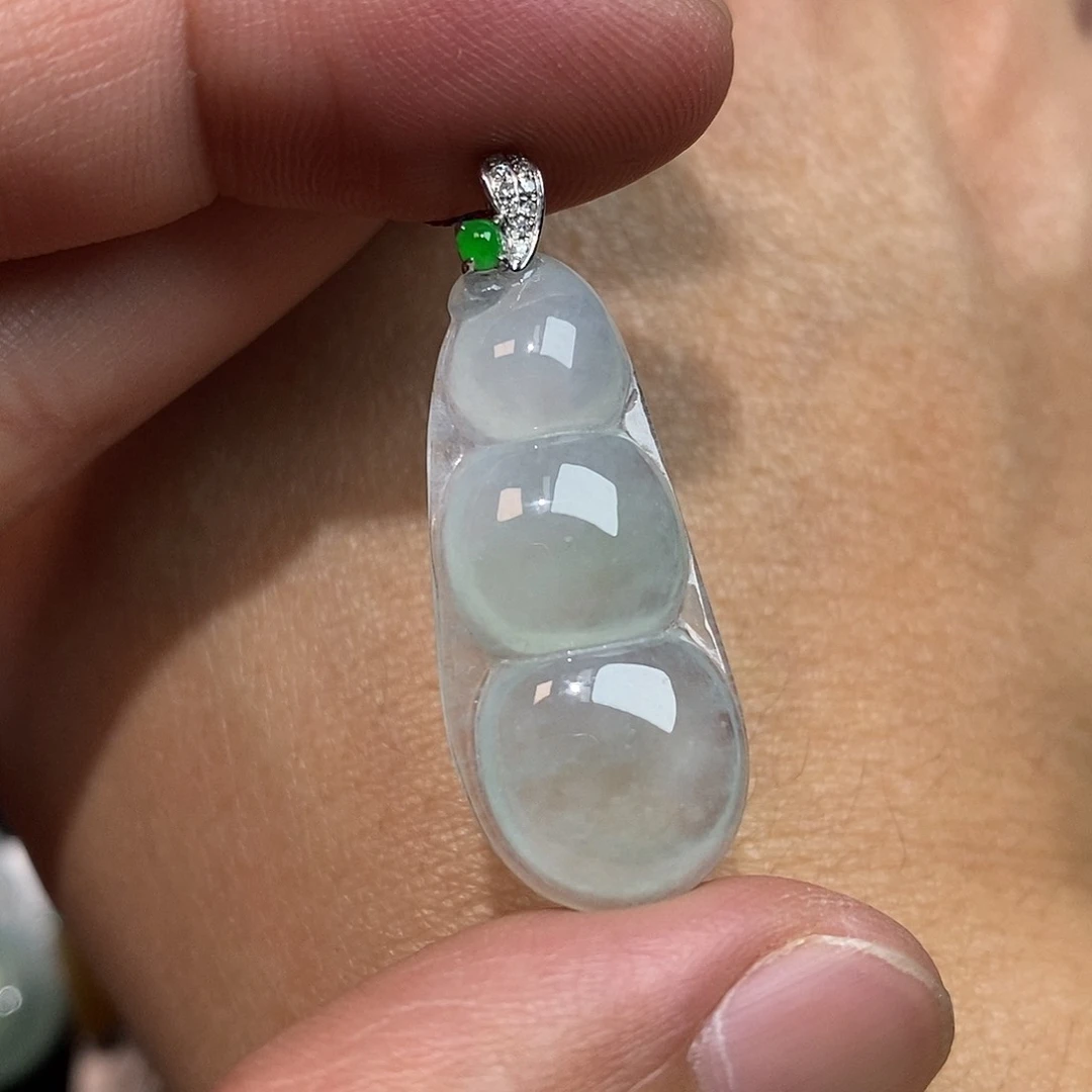 翡翠颈饰18K金镶嵌豆子