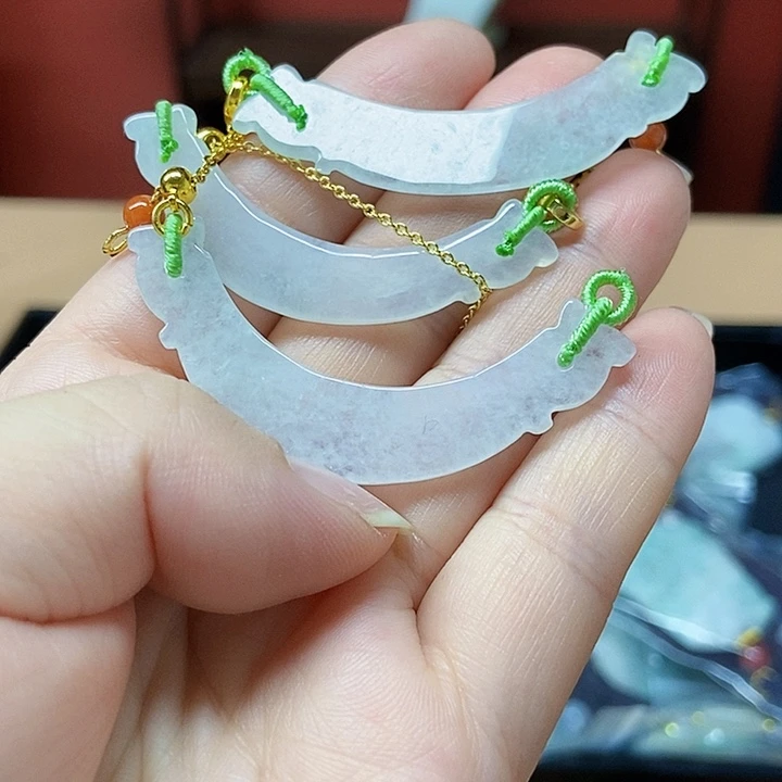 翡翠未镶嵌颈饰吊坠