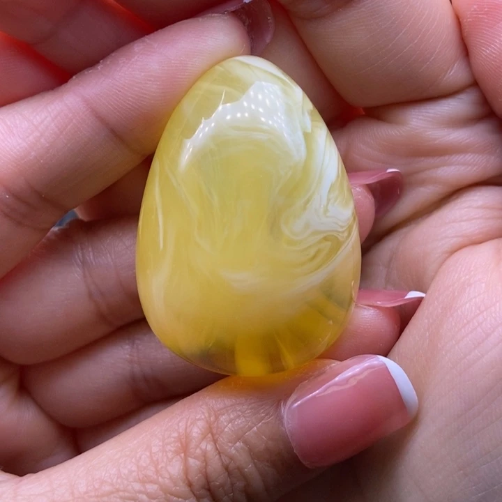 琥珀裸石未镶嵌大小姐珠宝授权号58